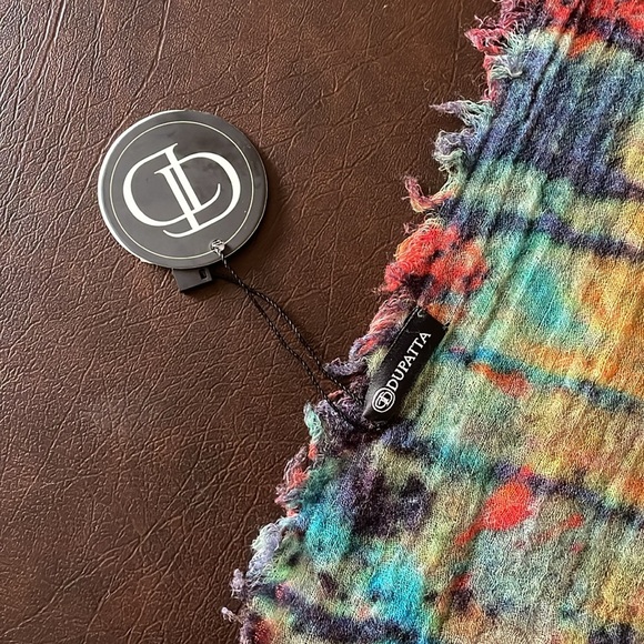 Dupatta Designs rectangular wool wrap - Picture 3 of 4